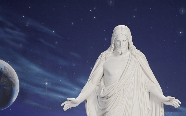 Photo of the Christus statue in the North Vistor Center on Temple Square