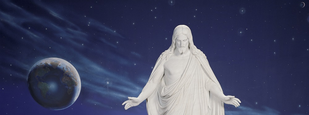 Photo of the Christus statue in the North Vistor Center on Temple Square
